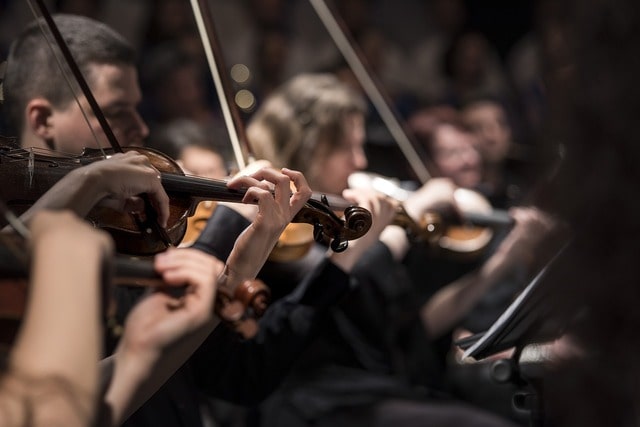 choir playing violin