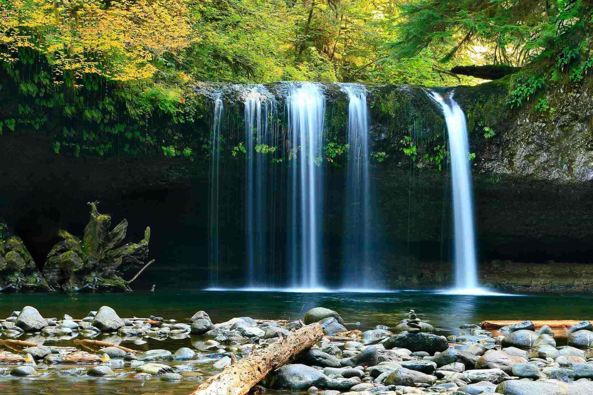 A photo of waterfall